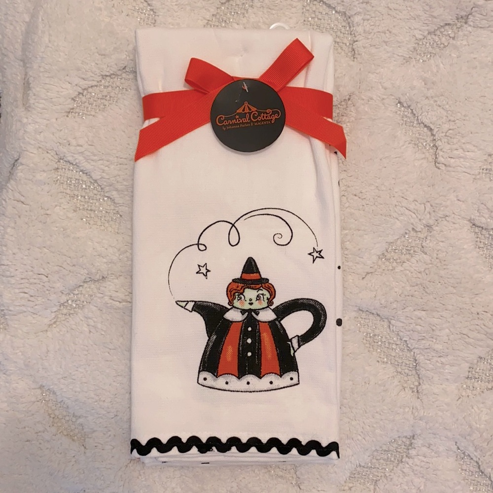 🎪Carnival Cottage Witch Tea Kettle & Stars Towels